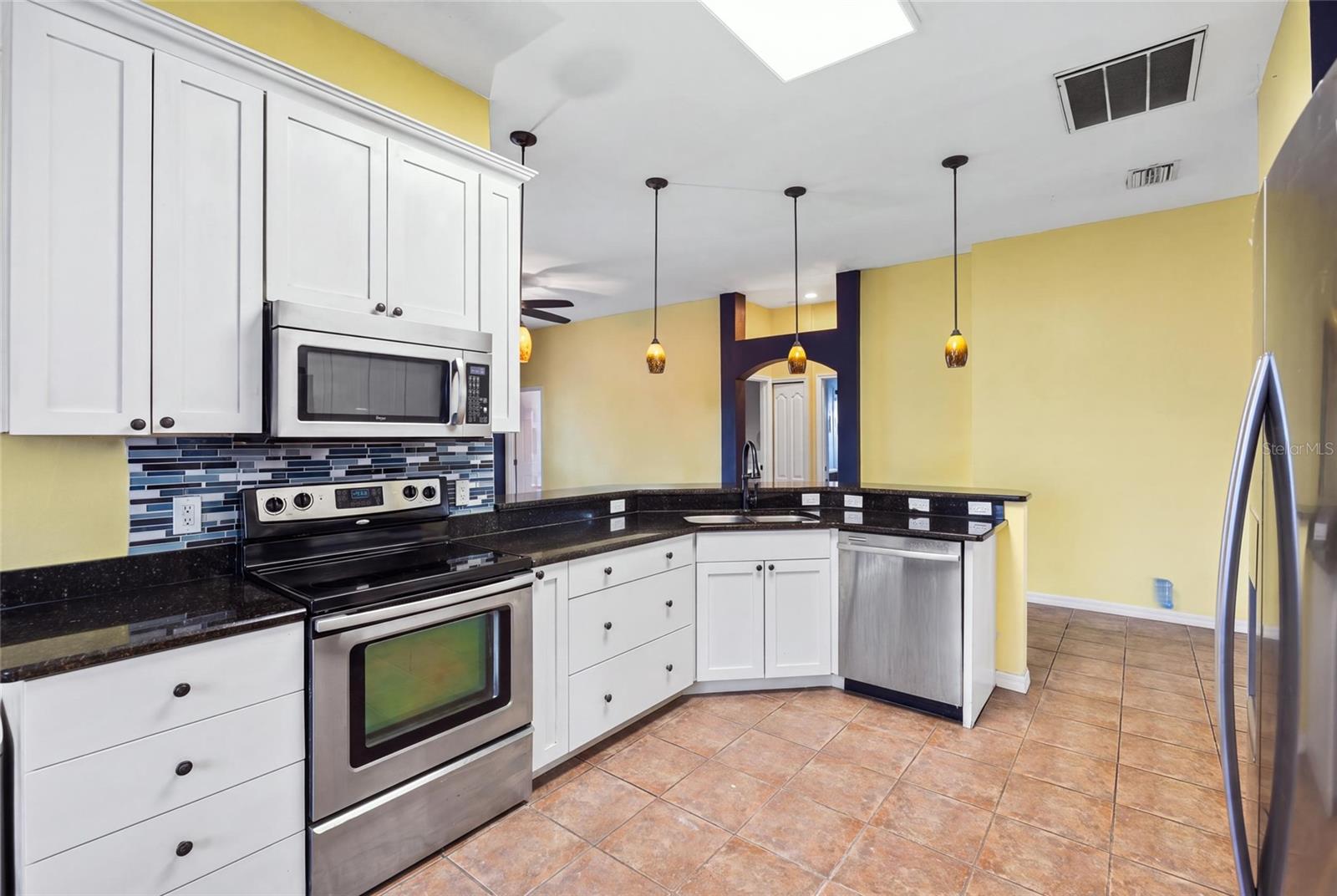 1401 LAKE SHORE RANCH DR