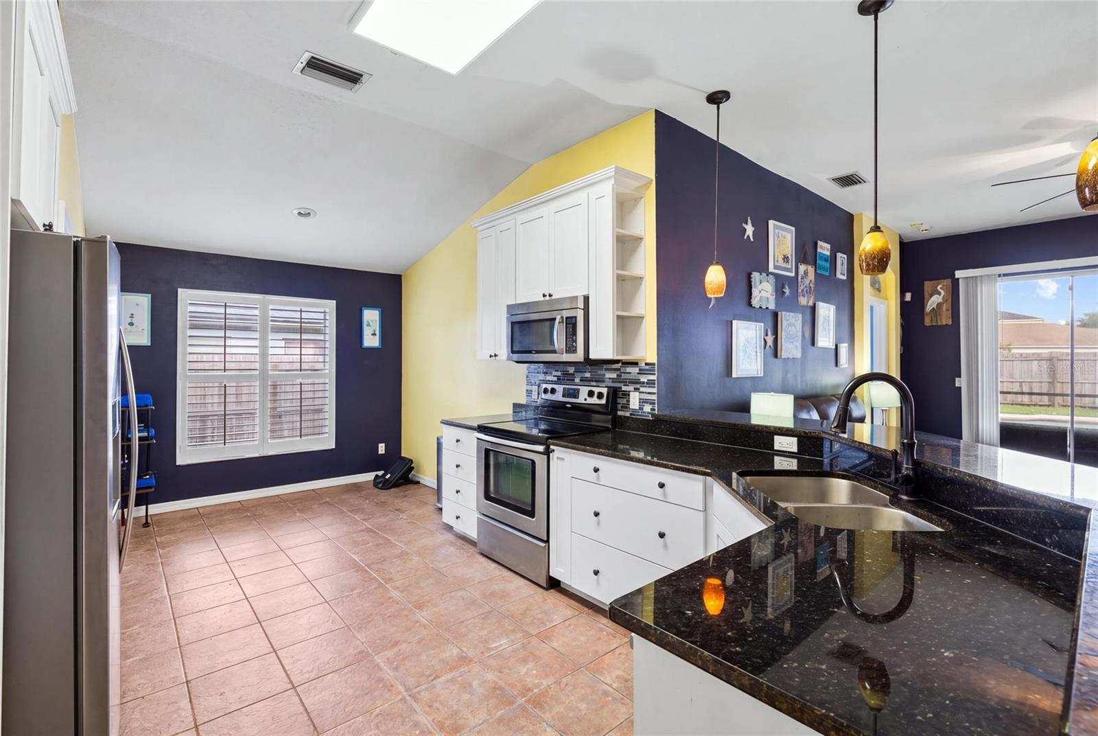 1401 LAKE SHORE RANCH DR