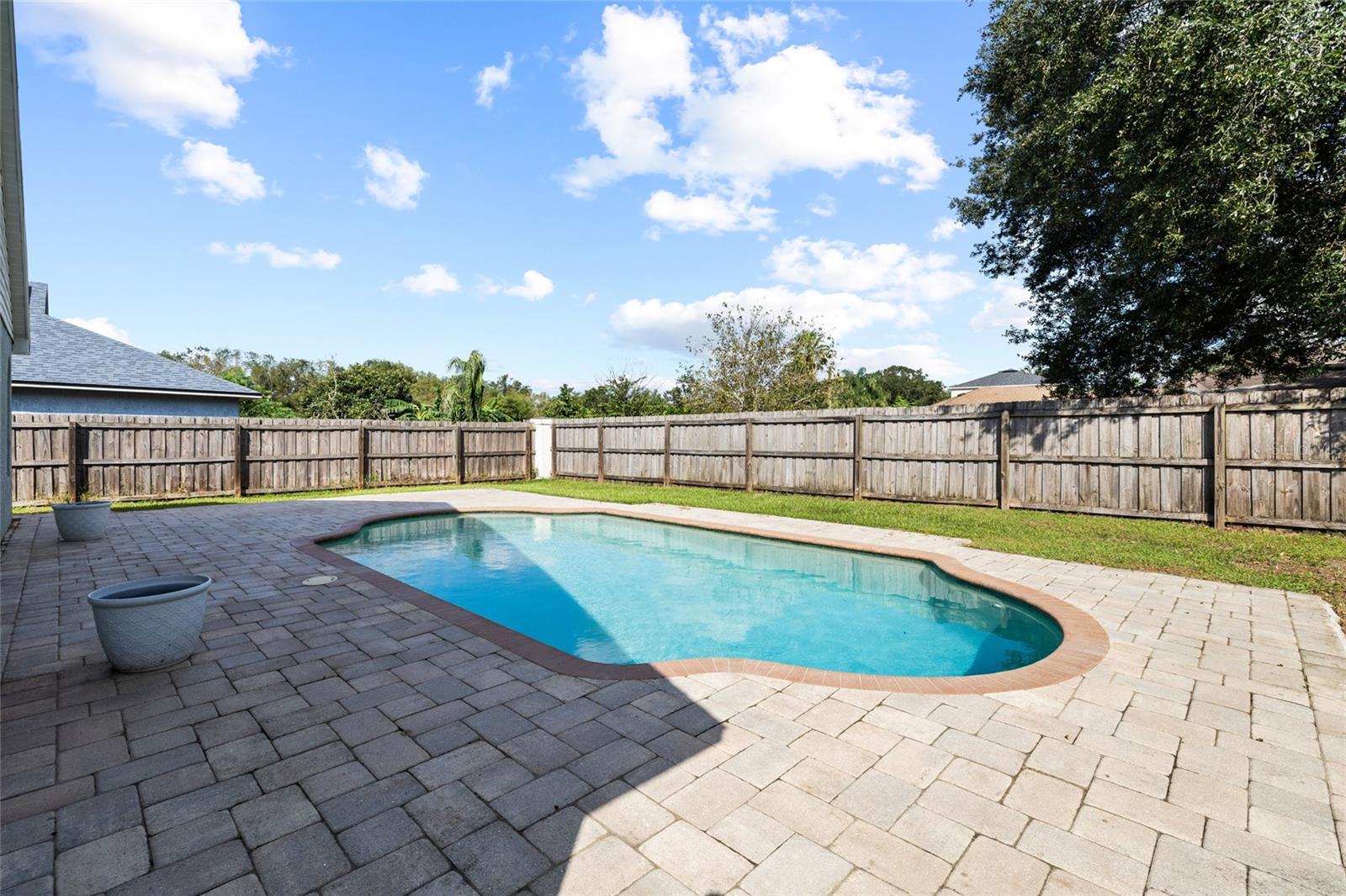 1401 LAKE SHORE RANCH DR
