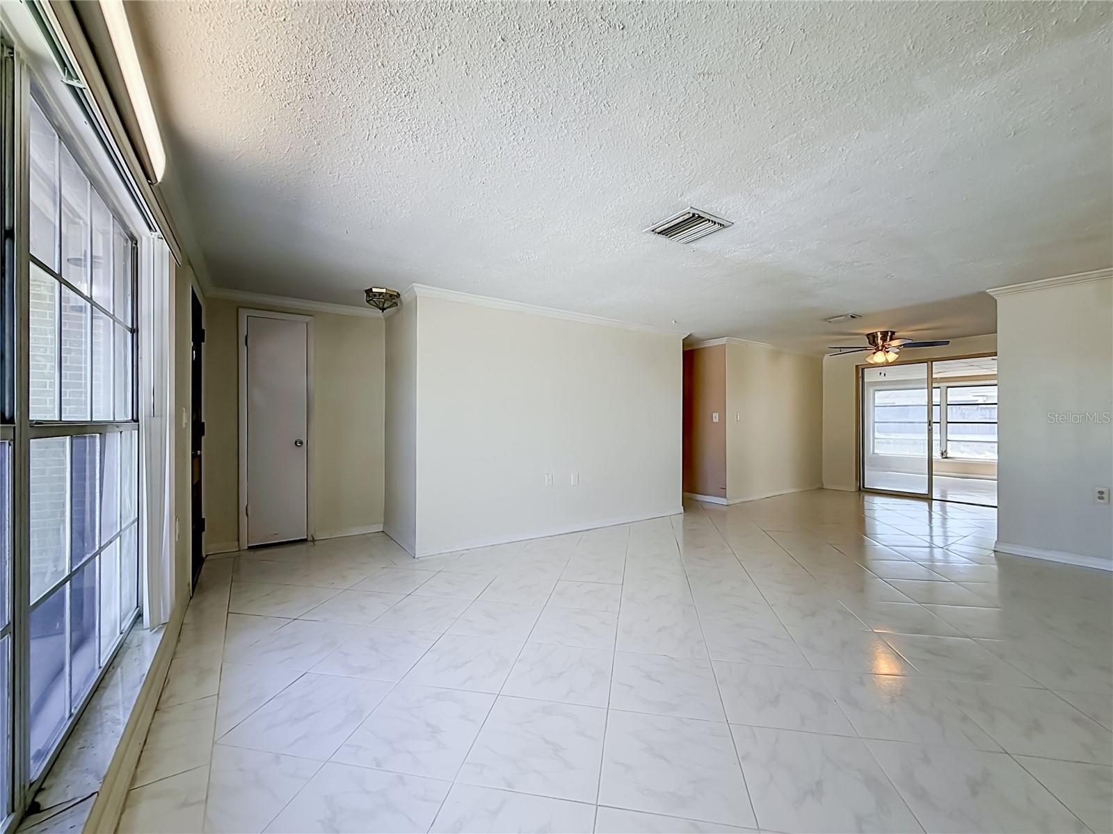 1153 CHANCELLOR DR