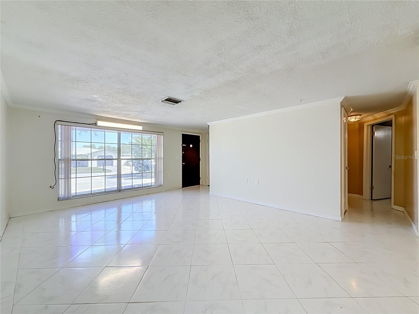 1153 CHANCELLOR DR