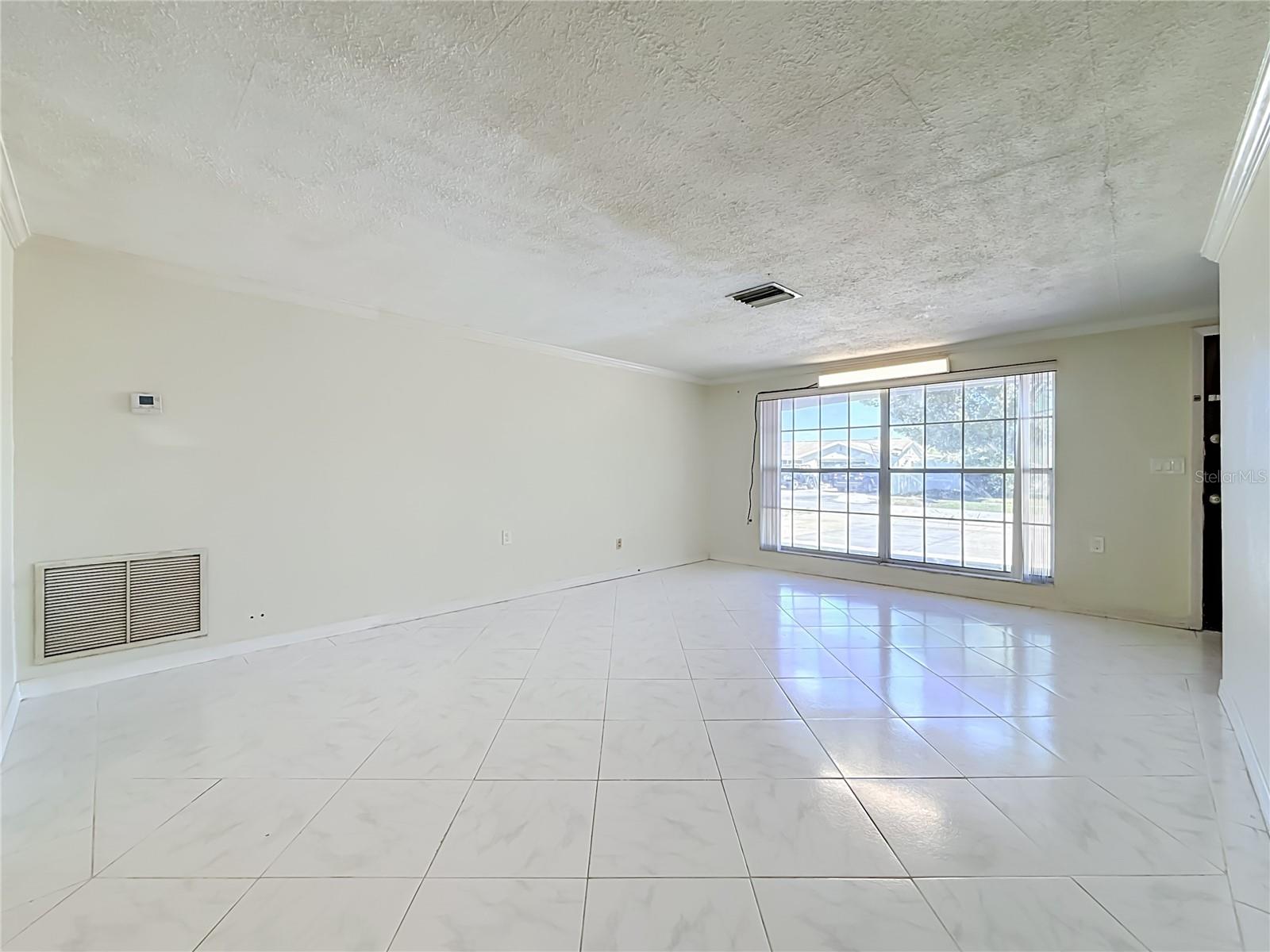 1153 CHANCELLOR DR
