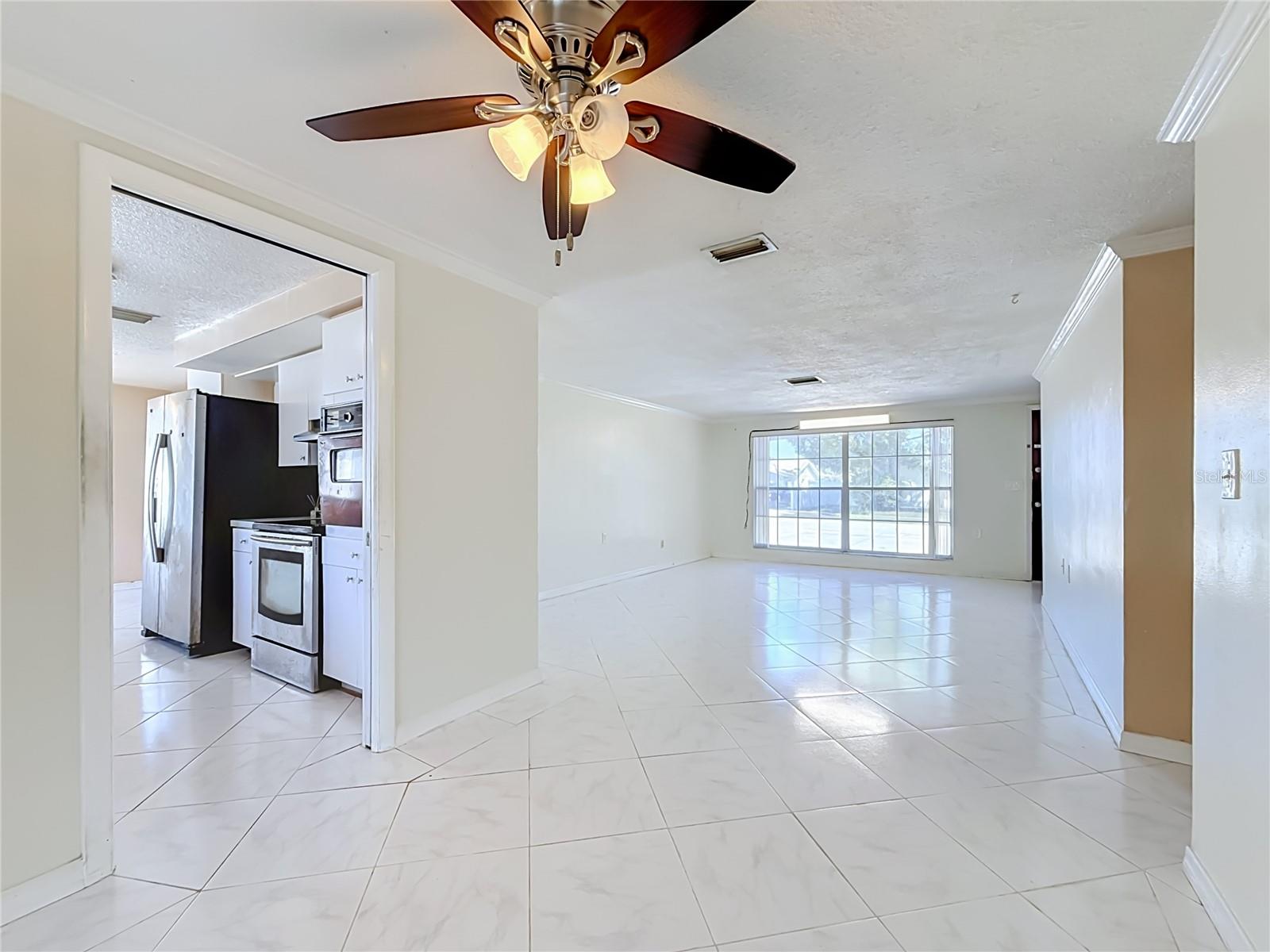1153 CHANCELLOR DR