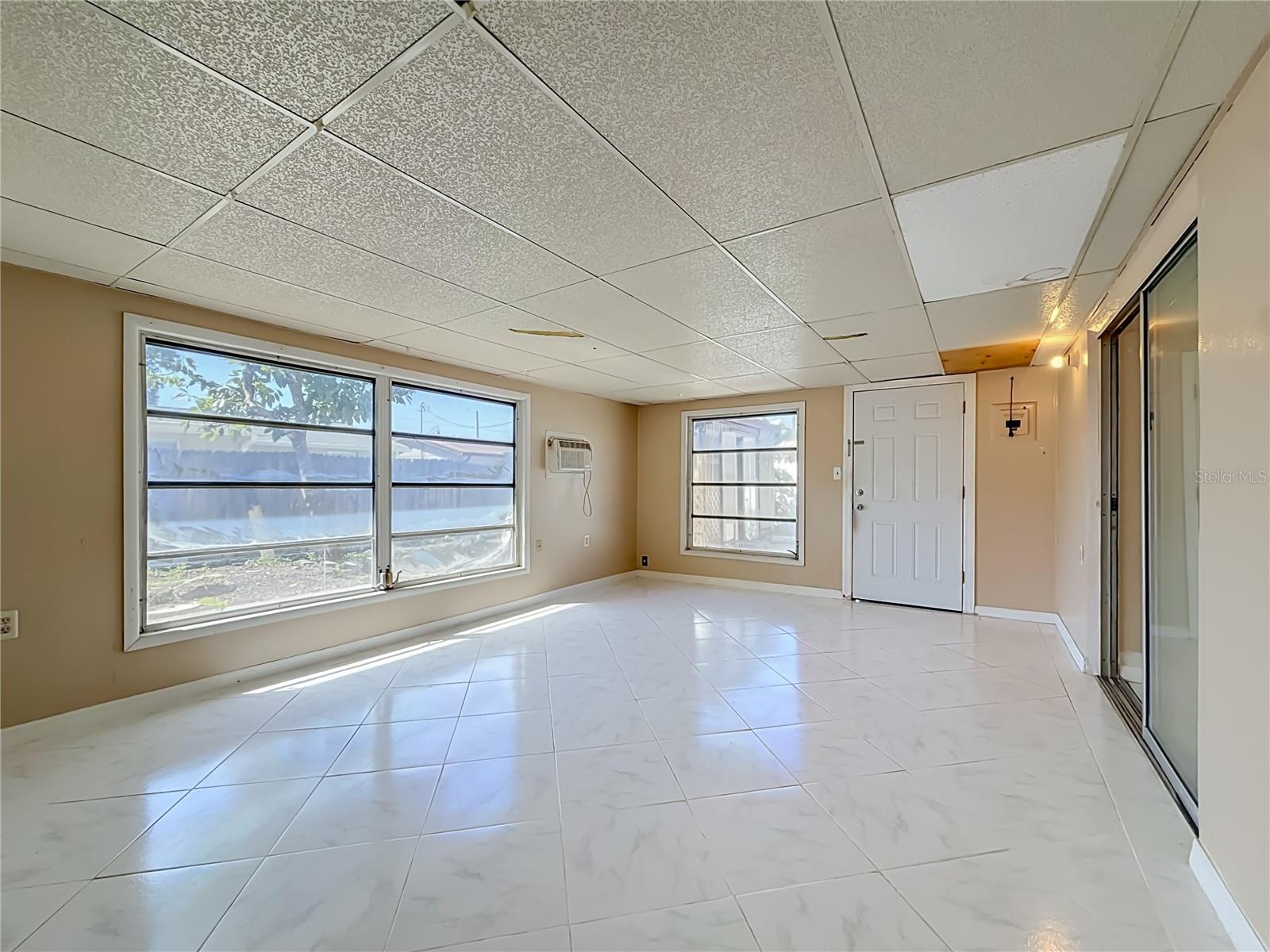 1153 CHANCELLOR DR