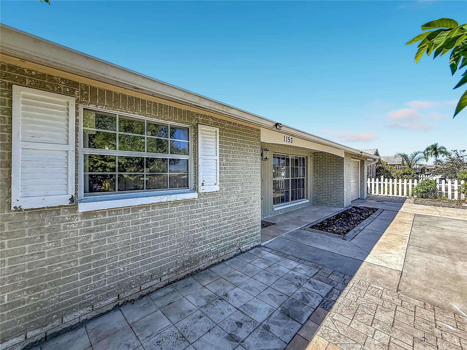 1153 CHANCELLOR DR