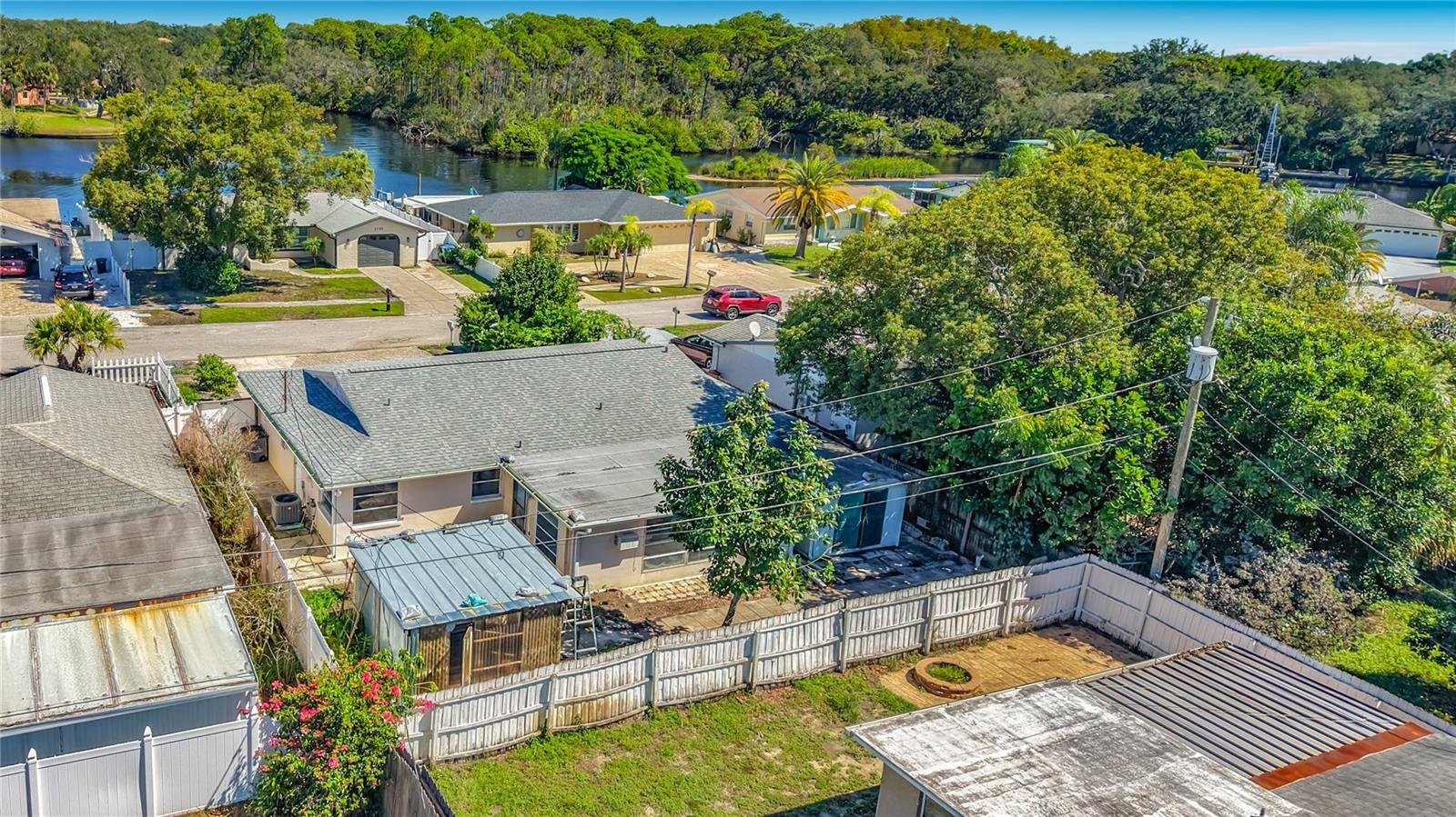 1153 CHANCELLOR DR