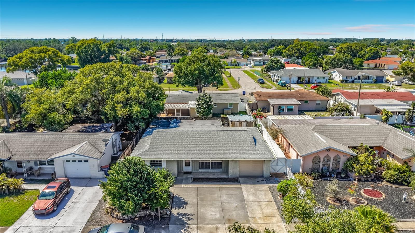 1153 CHANCELLOR DR