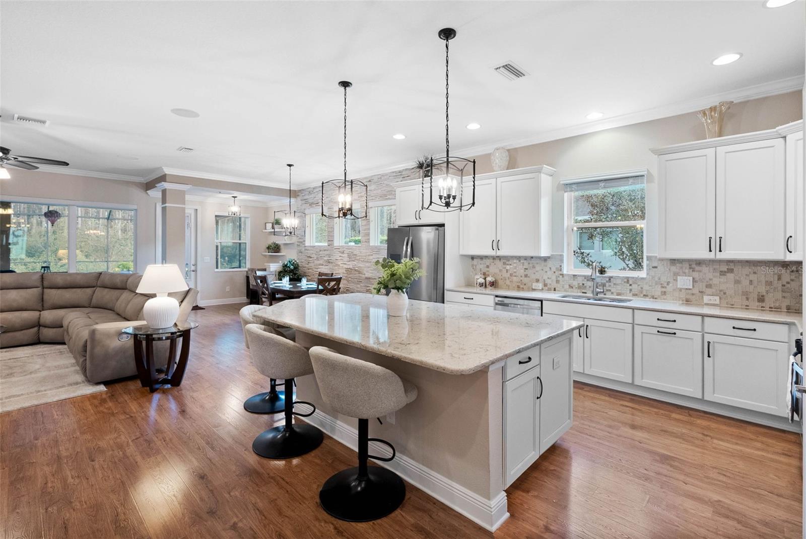 2749 VERONA LN