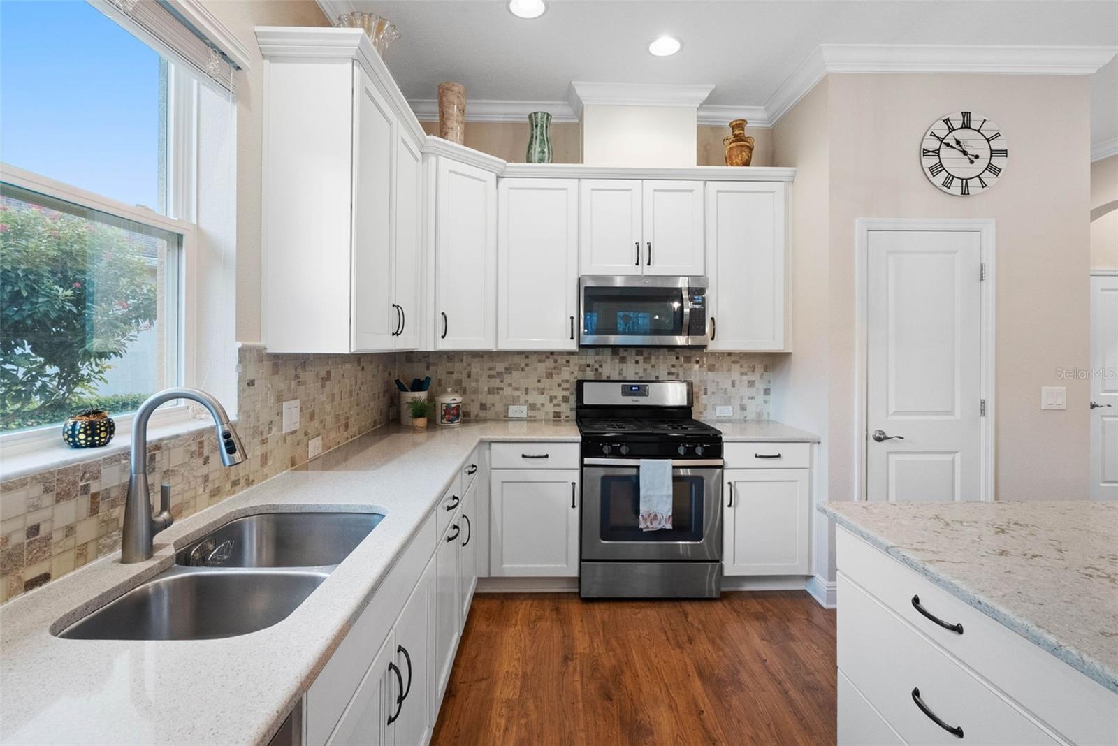 2749 VERONA LN