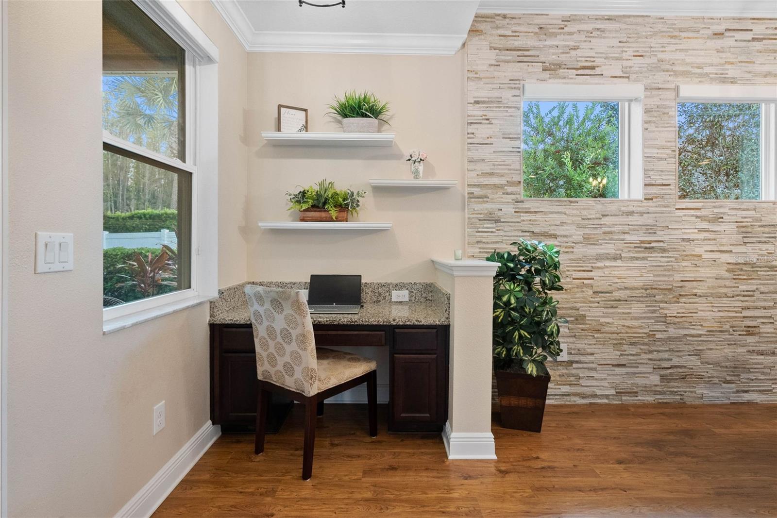 2749 VERONA LN