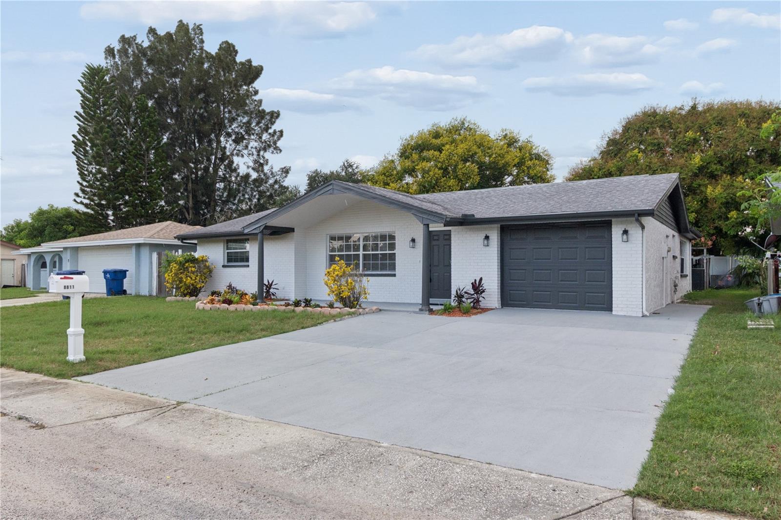 8811 LIDO LN