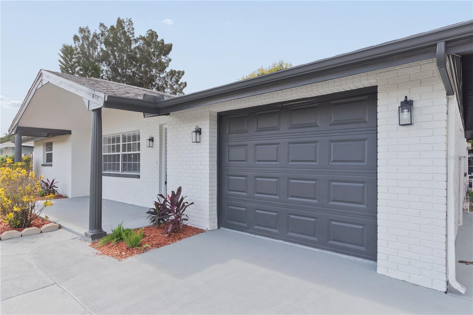 8811 LIDO LN