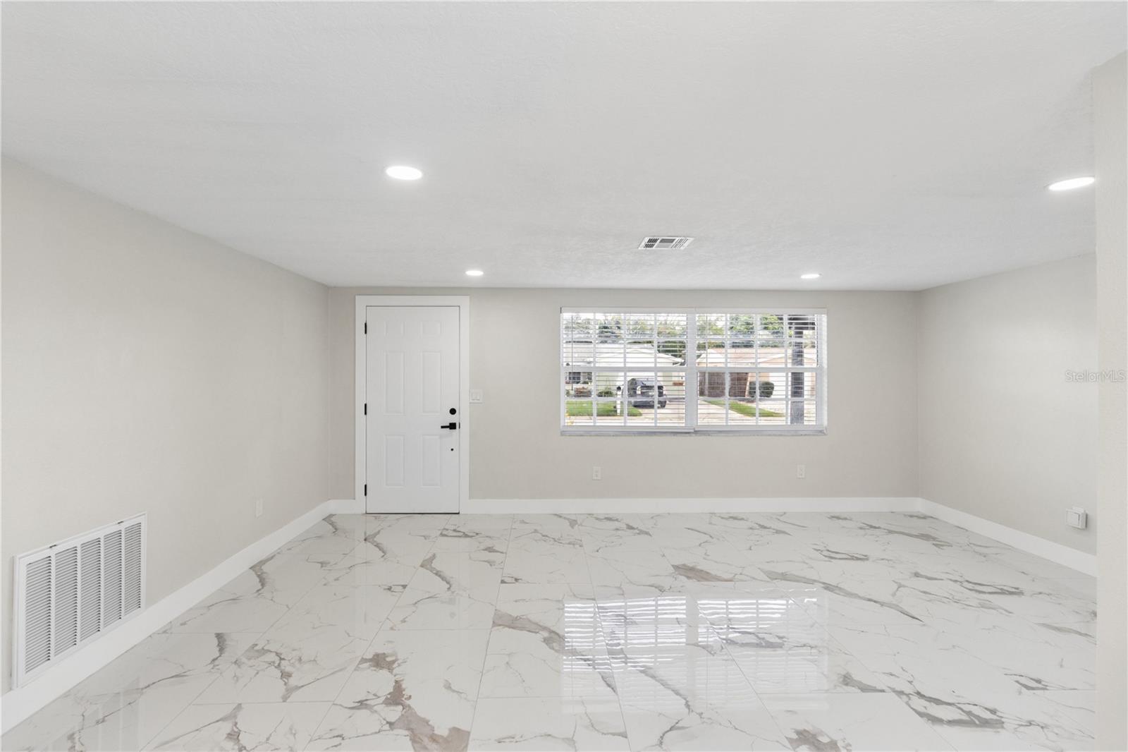 8811 LIDO LN