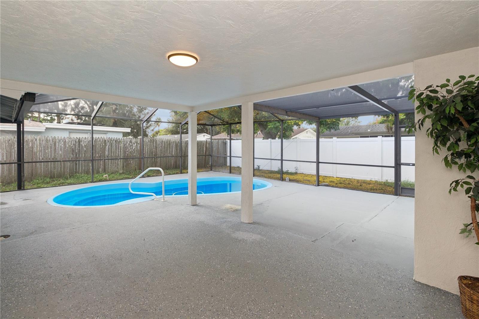 8811 LIDO LN