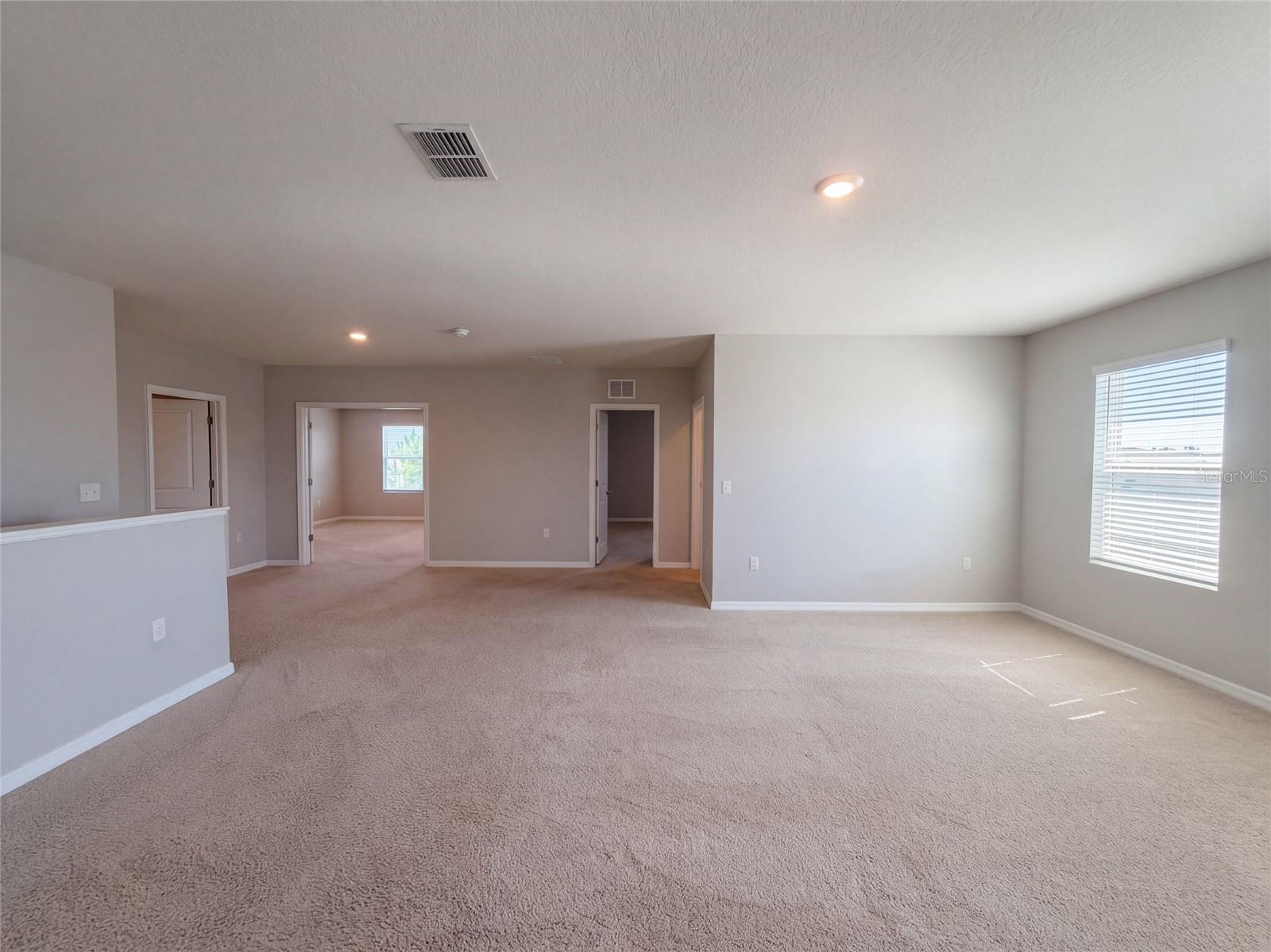 585 BARRIER REEF ST