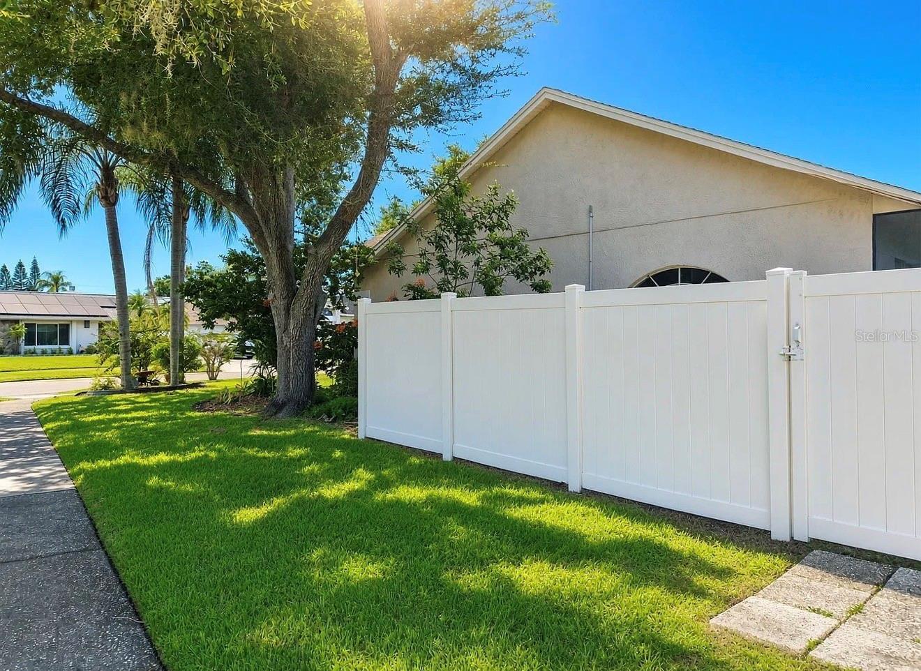 8701 MIDDLE CROSS PL
