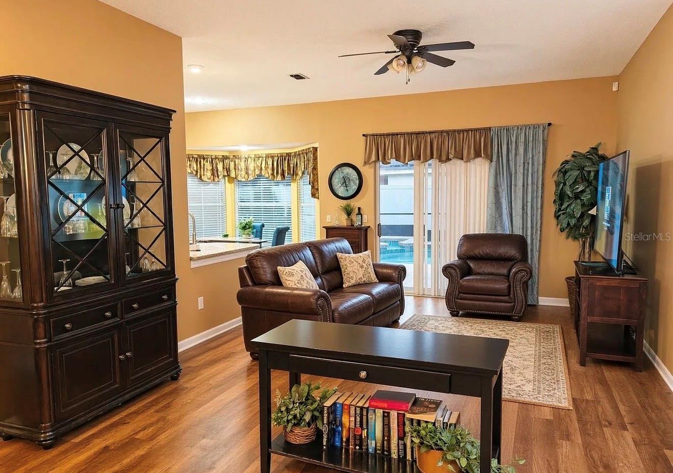 8701 MIDDLE CROSS PL