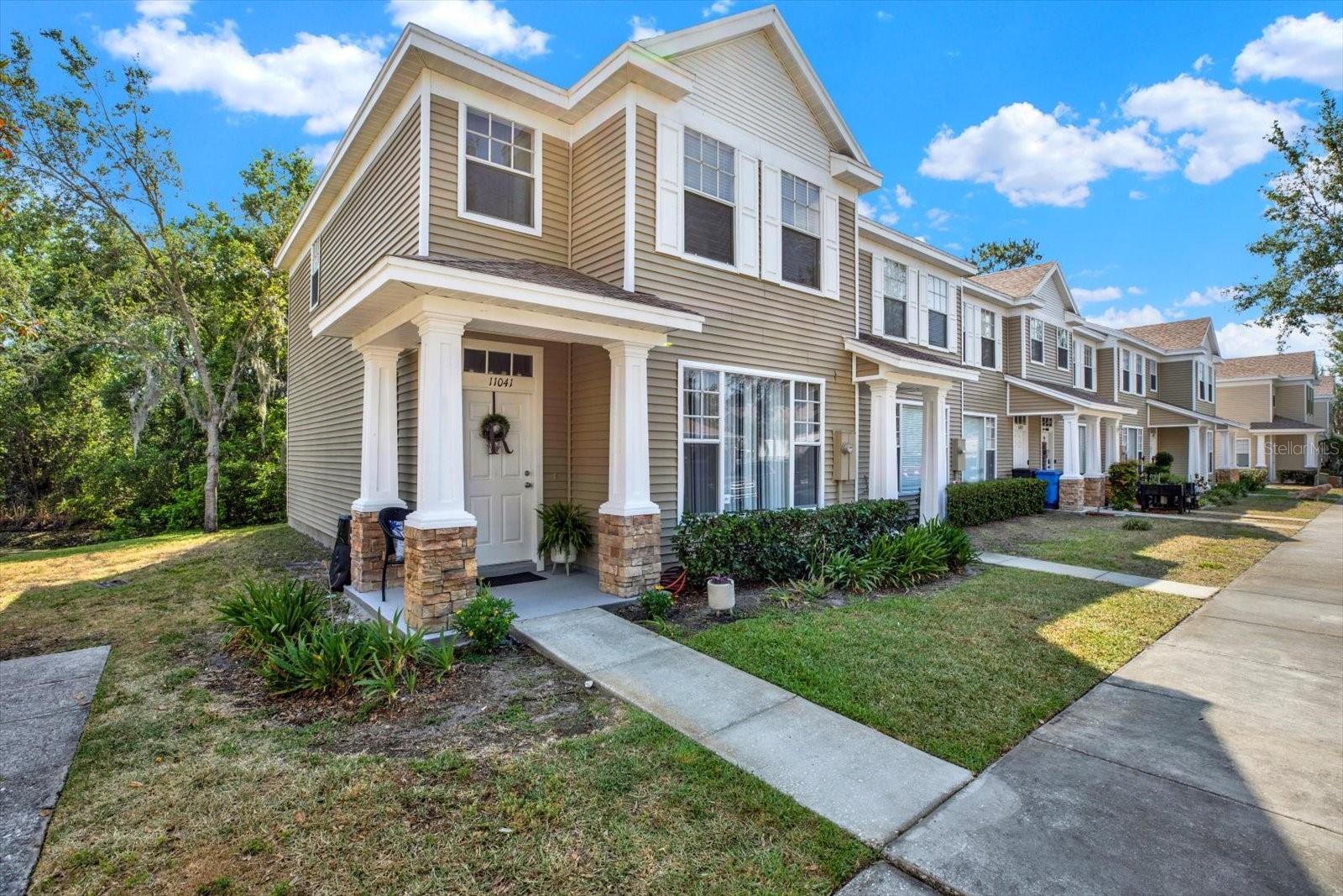 11041 BLACK SWAN CT
