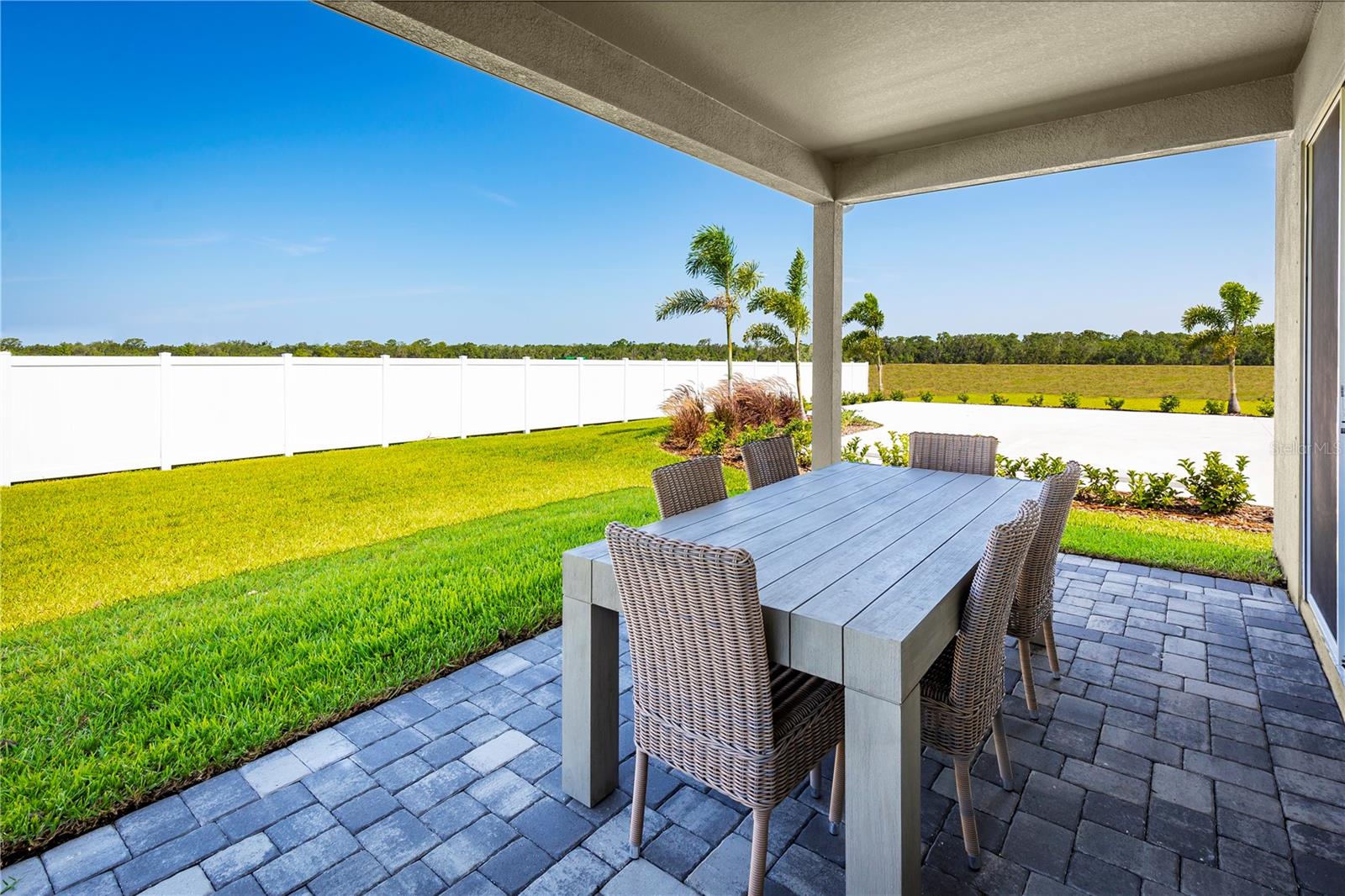 2486 WHITE LADYFISH RD