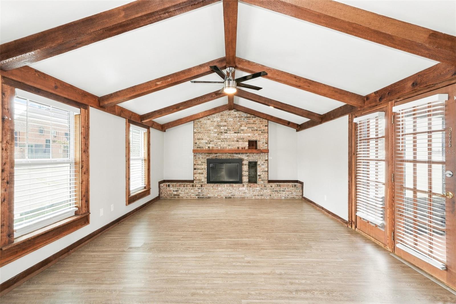 10102 HICKORY HOLLOW CT