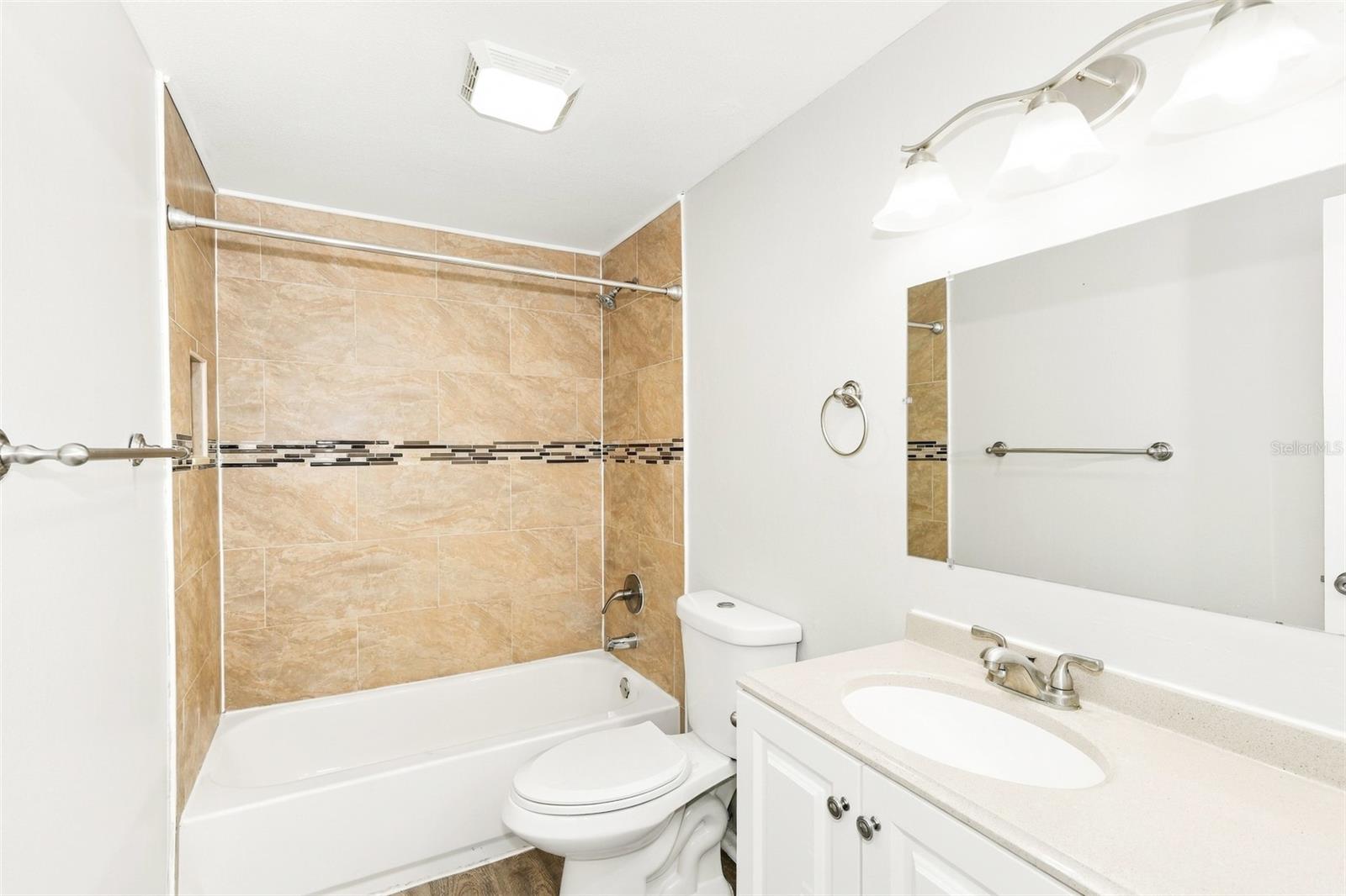 10102 HICKORY HOLLOW CT
