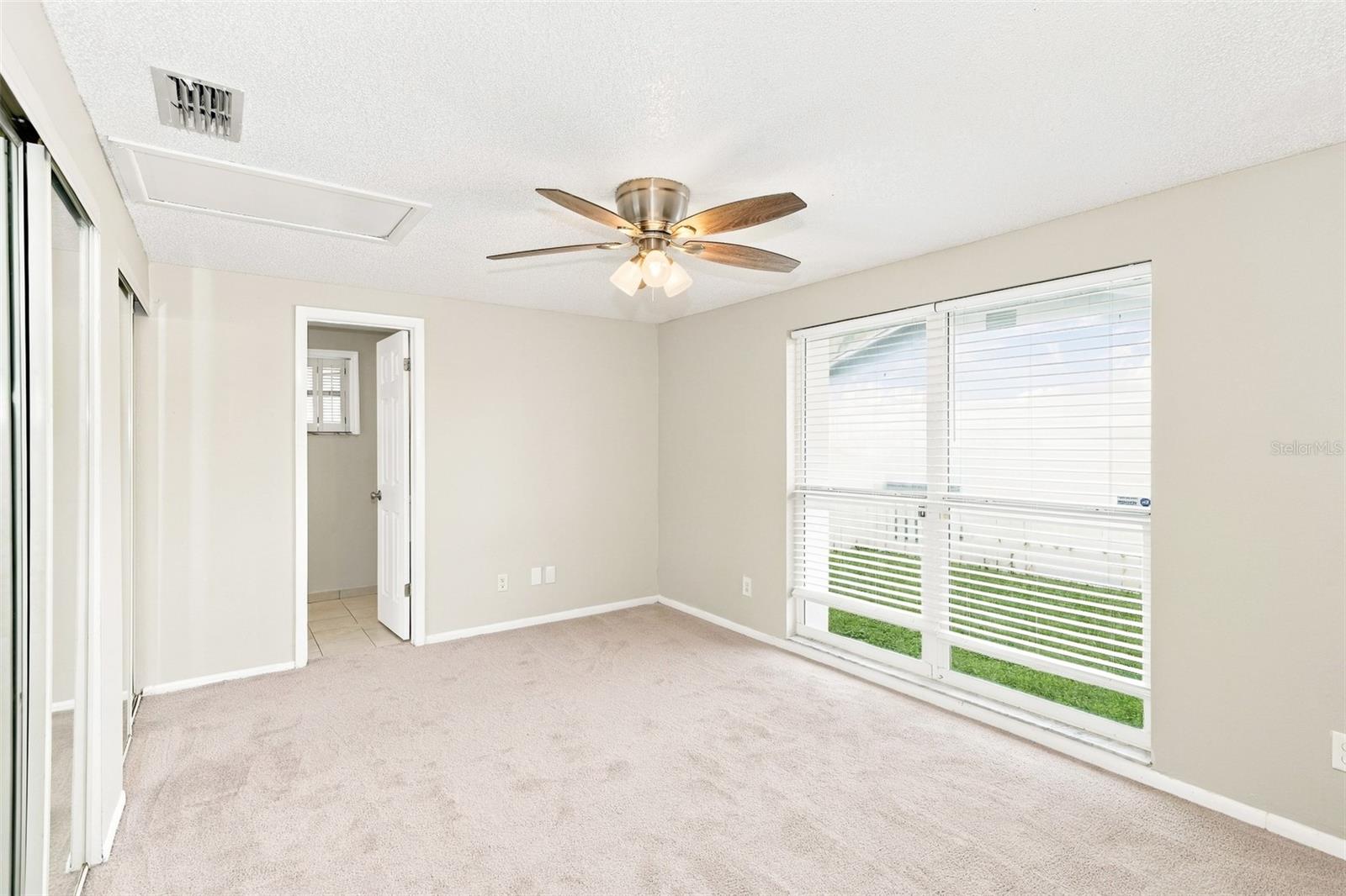 10102 HICKORY HOLLOW CT