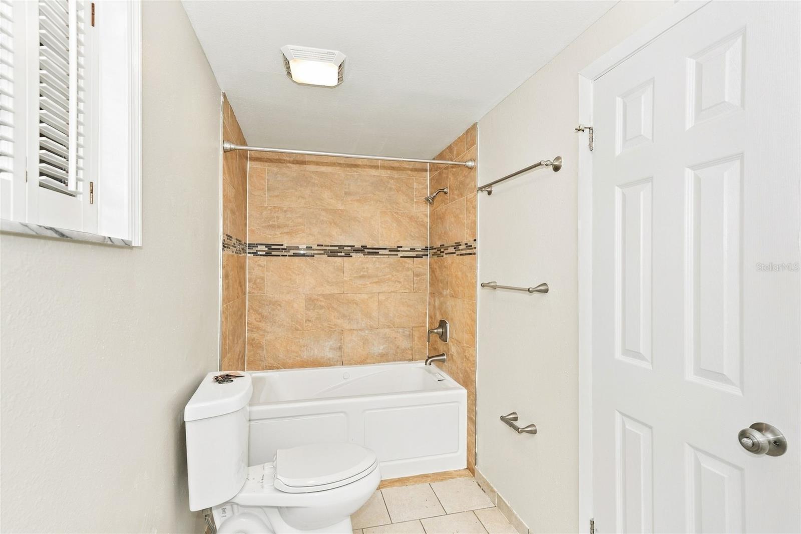 10102 HICKORY HOLLOW CT