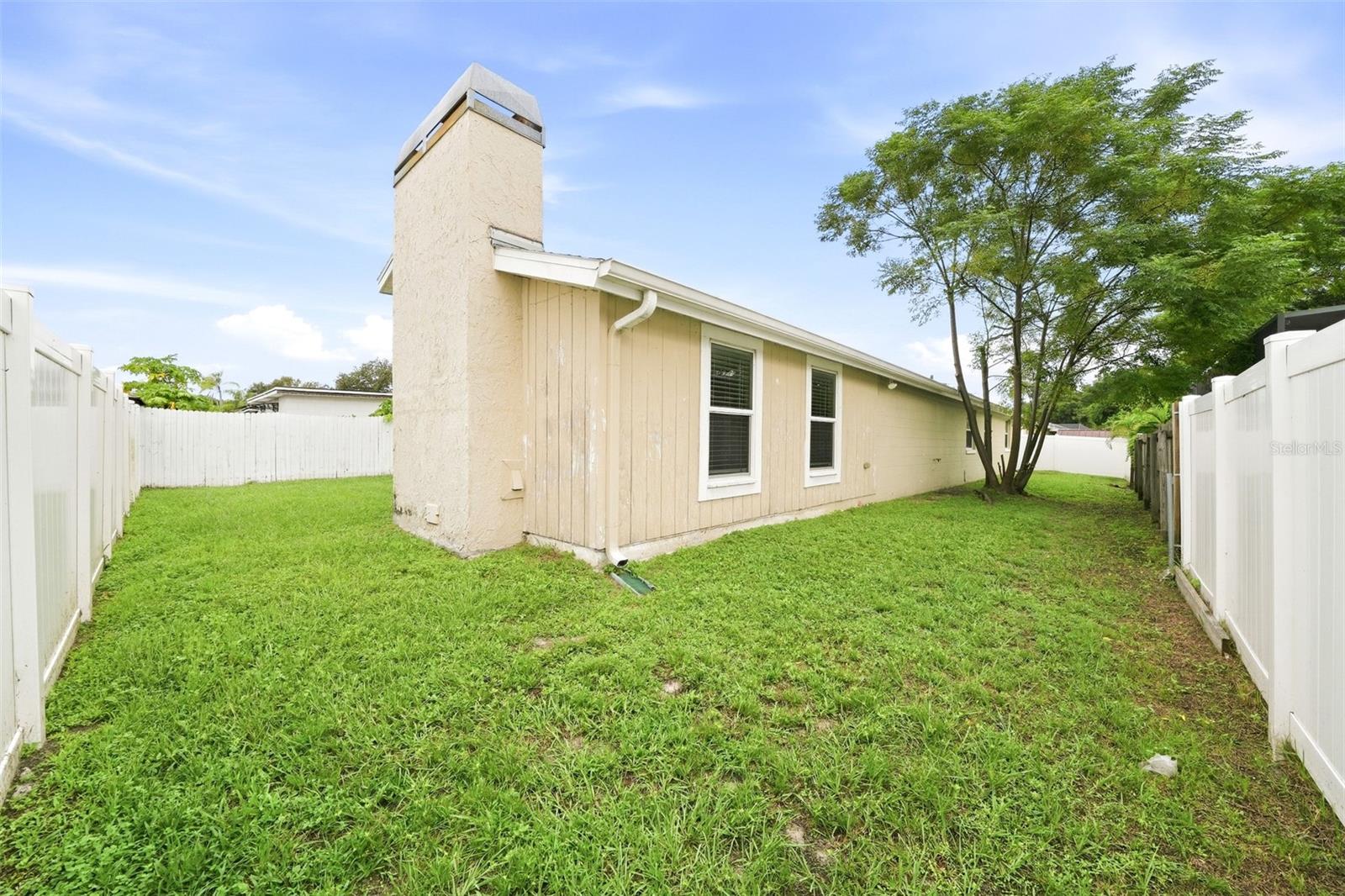 10102 HICKORY HOLLOW CT