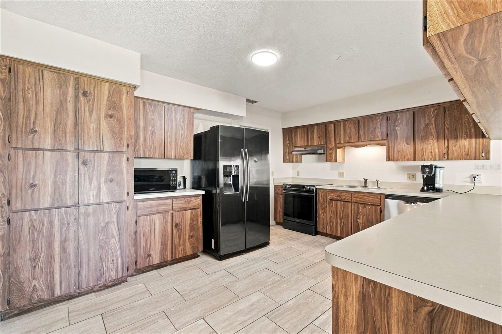 12527 LACEY DR