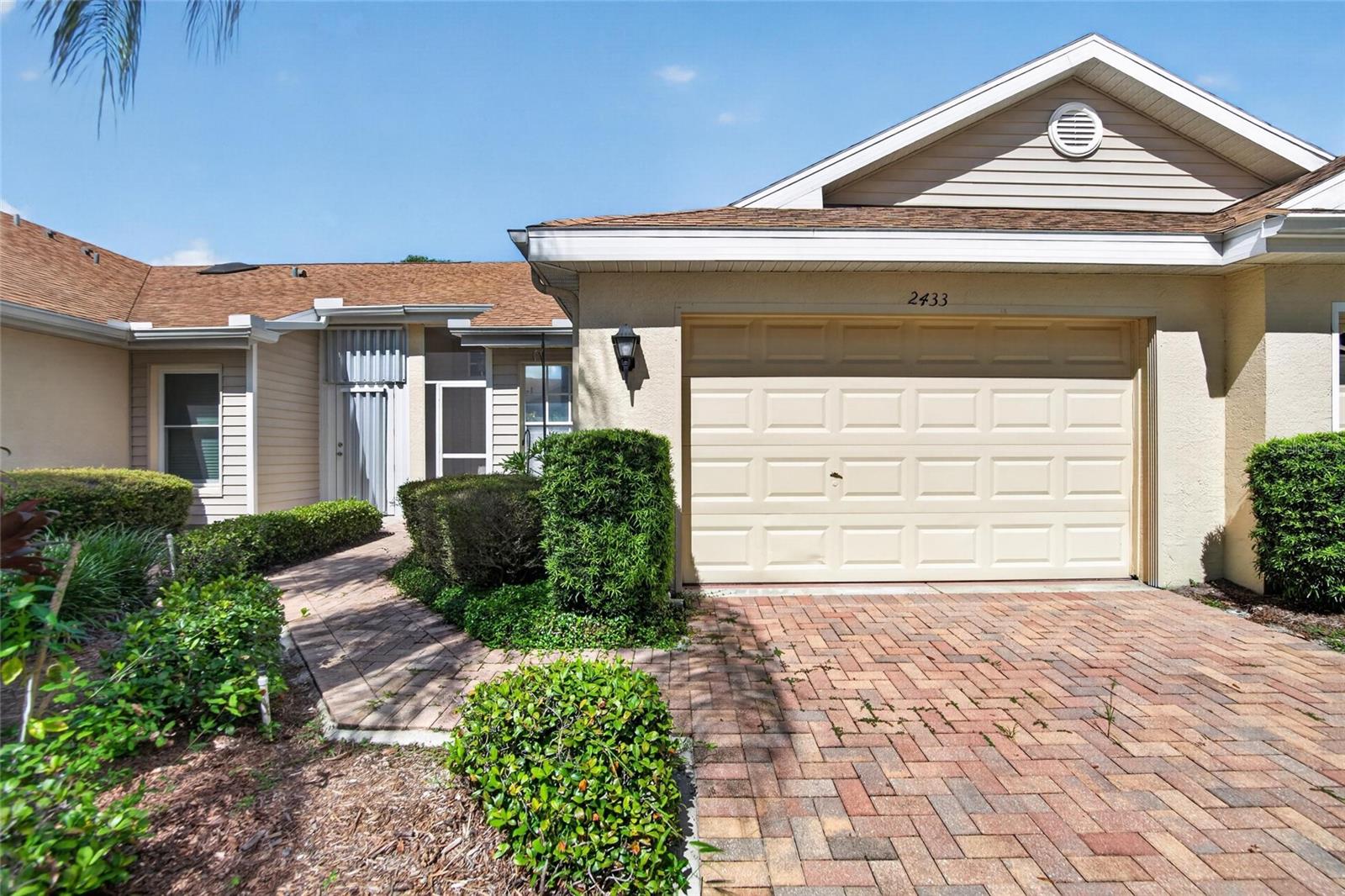 2433 NEW HAVEN CIR