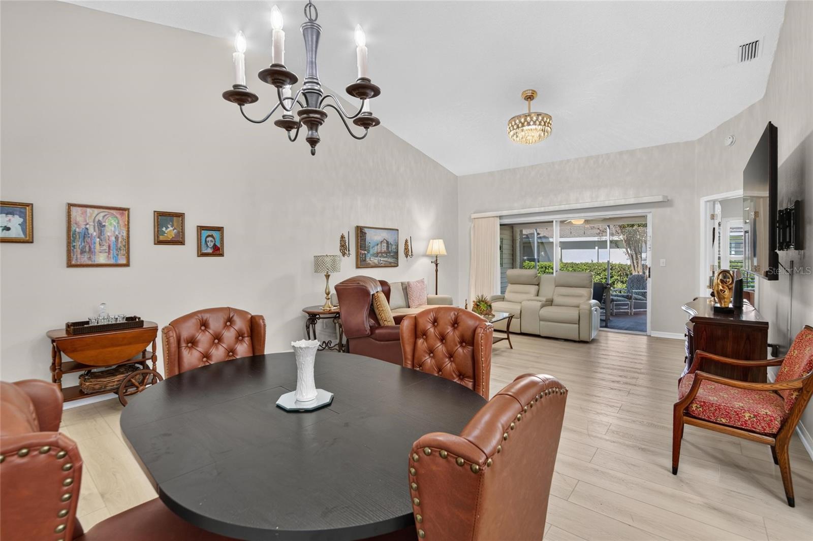 2433 NEW HAVEN CIR