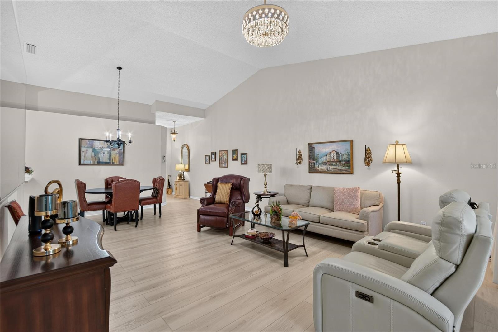 2433 NEW HAVEN CIR
