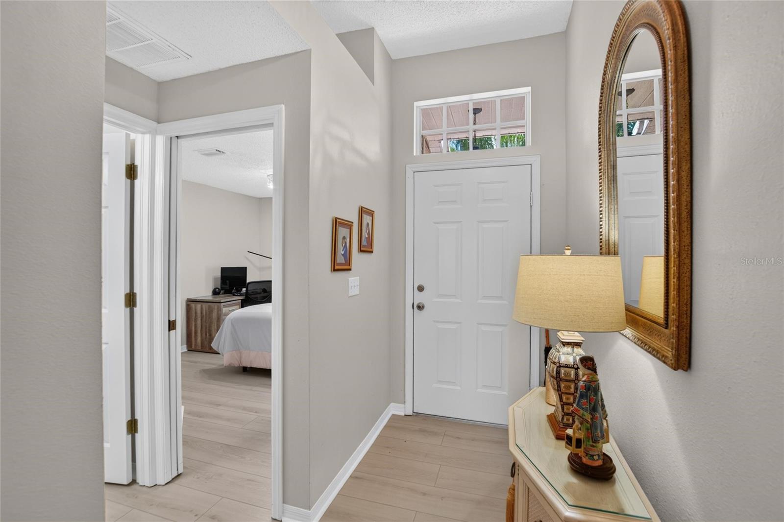 2433 NEW HAVEN CIR