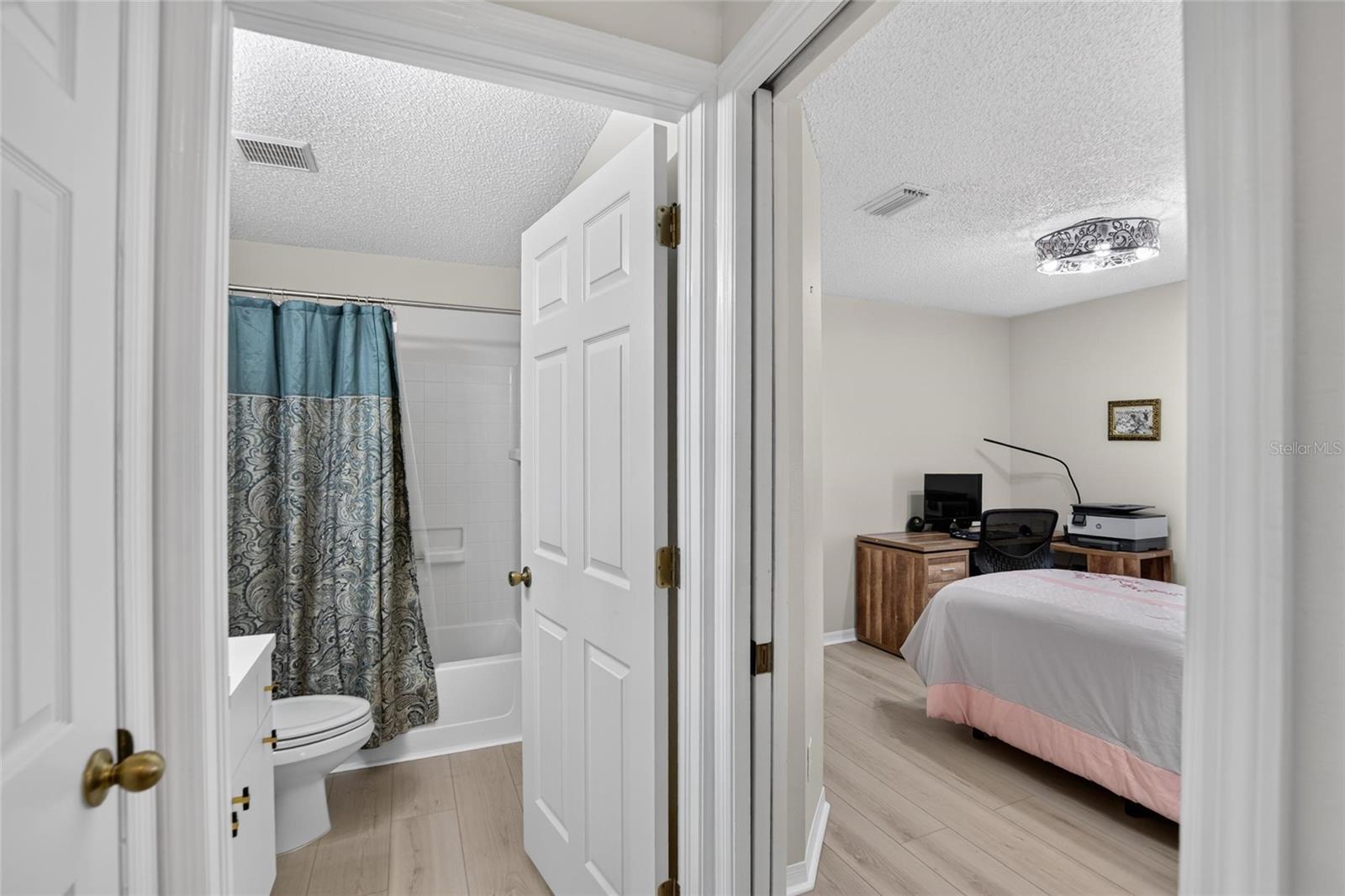 2433 NEW HAVEN CIR