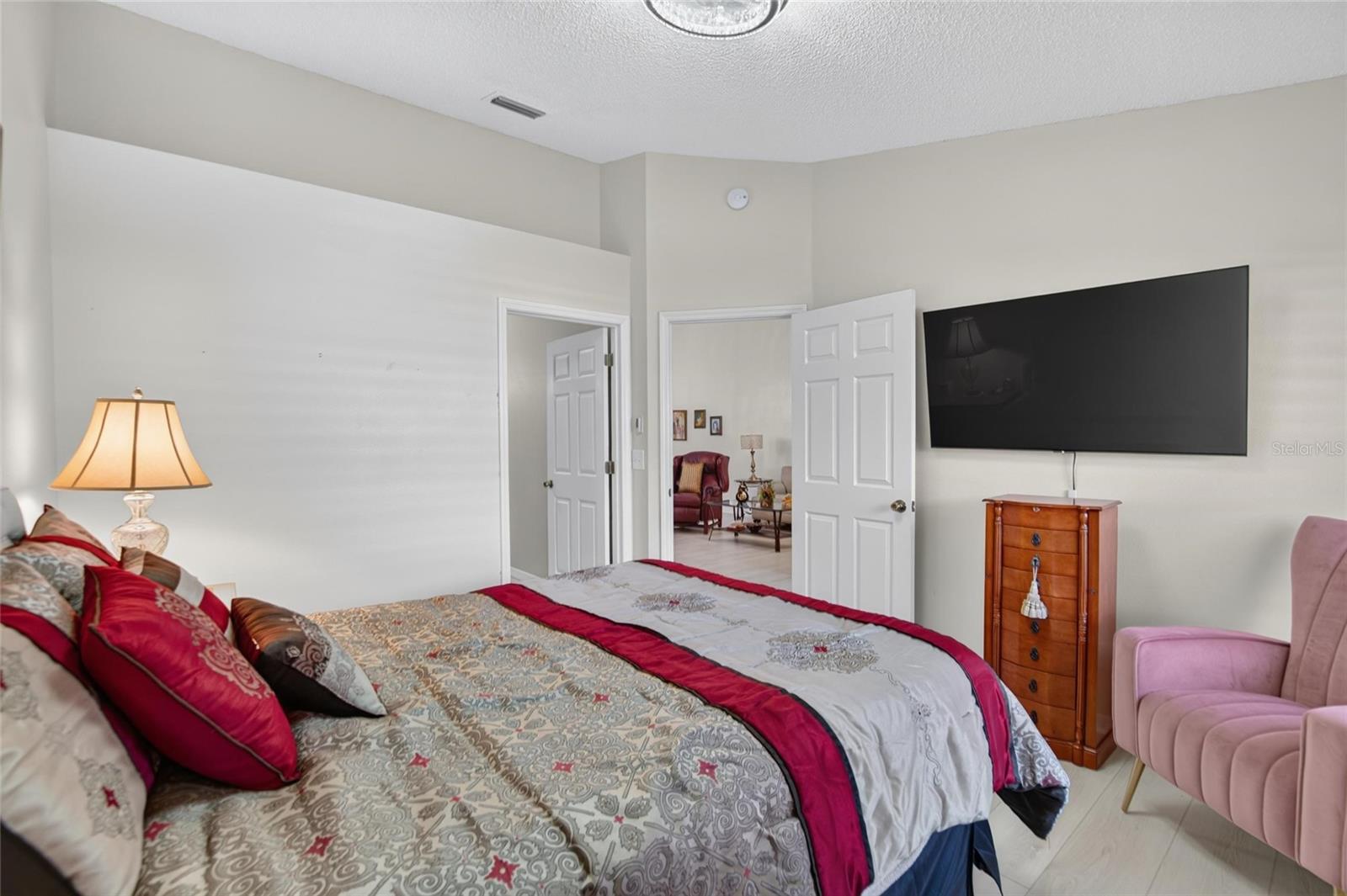 2433 NEW HAVEN CIR