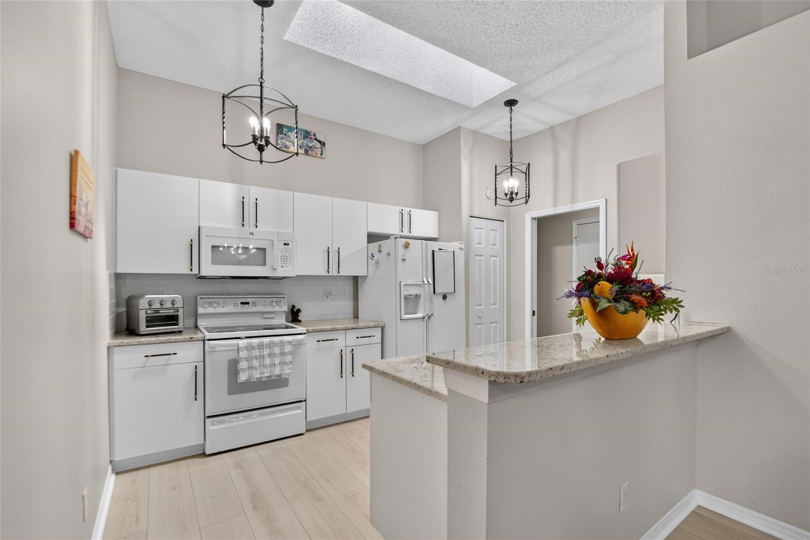 2433 NEW HAVEN CIR