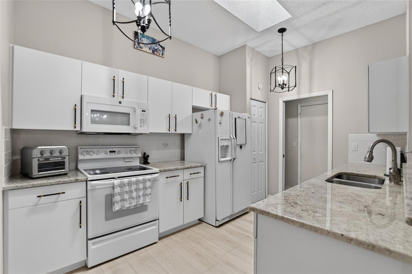 2433 NEW HAVEN CIR