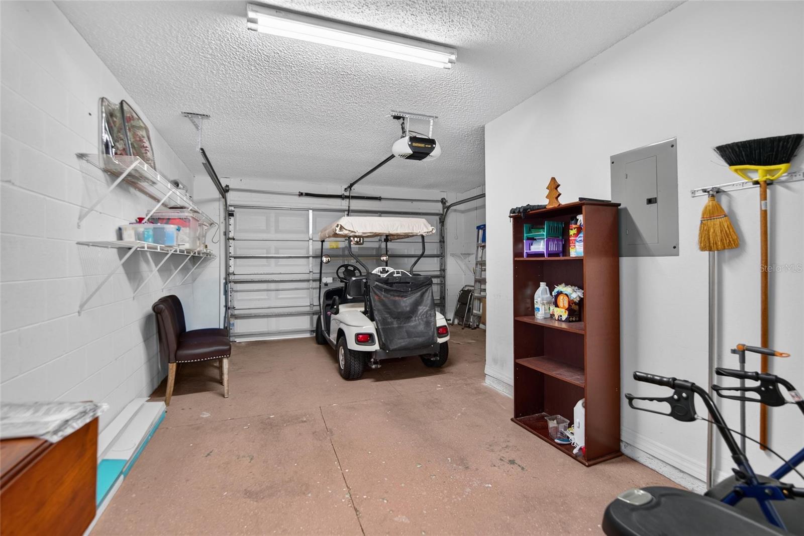 2433 NEW HAVEN CIR