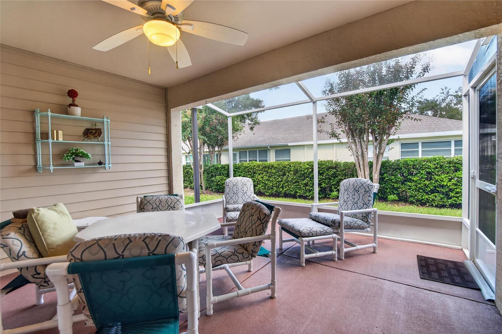 2433 NEW HAVEN CIR
