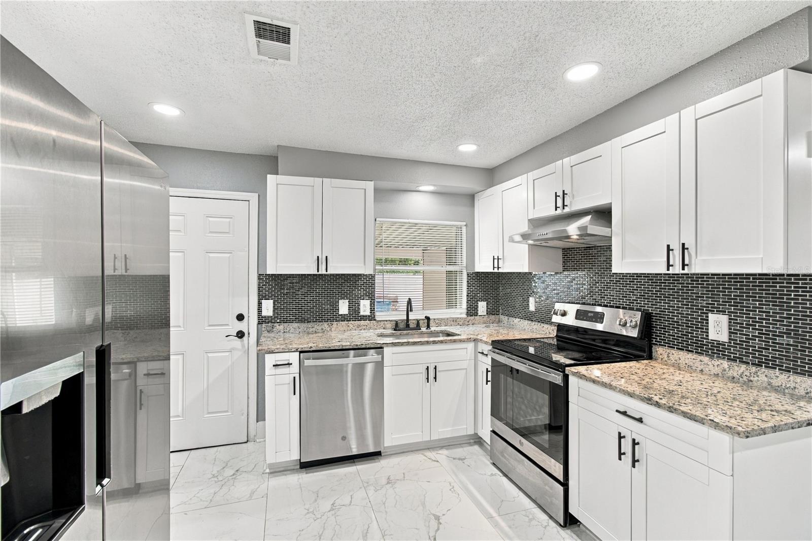 305 LIME TREE RD