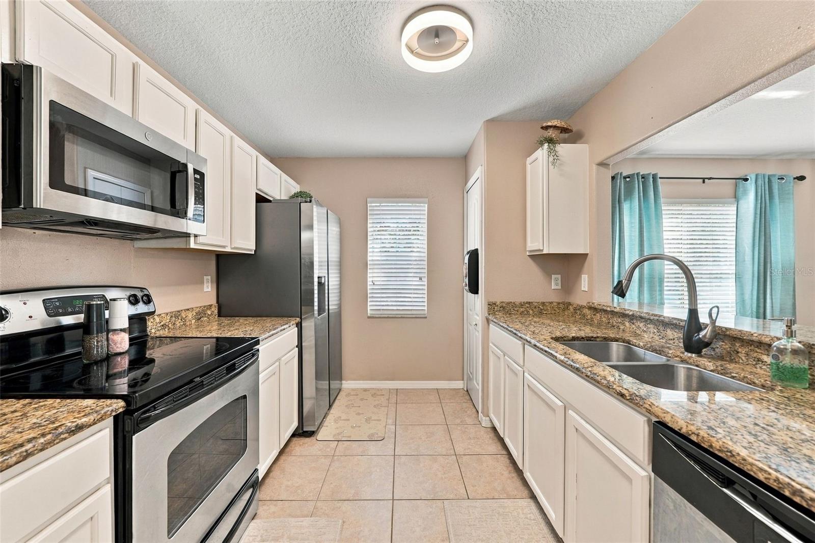 10938 KEYS GATE DR