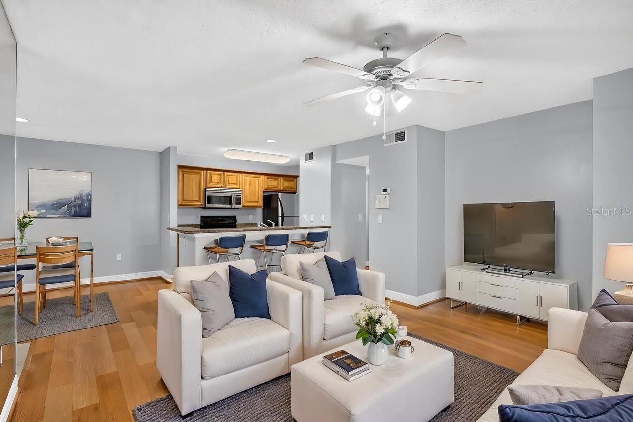4211 CHATHAM OAK CT #111