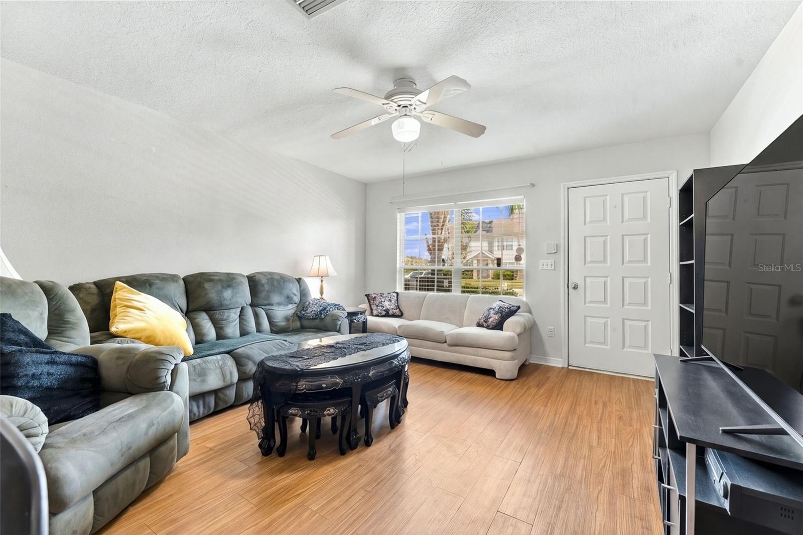 349 KENSINGTON LAKE CIR