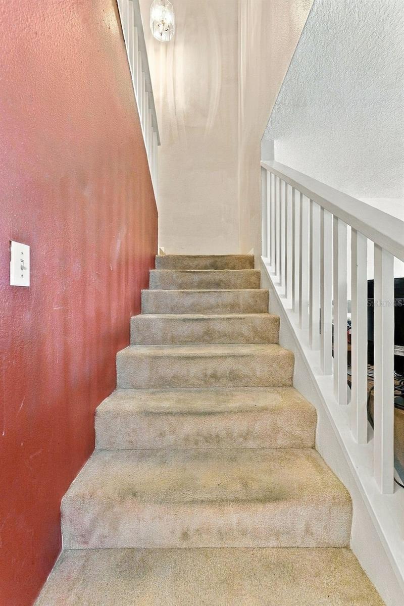 349 KENSINGTON LAKE CIR