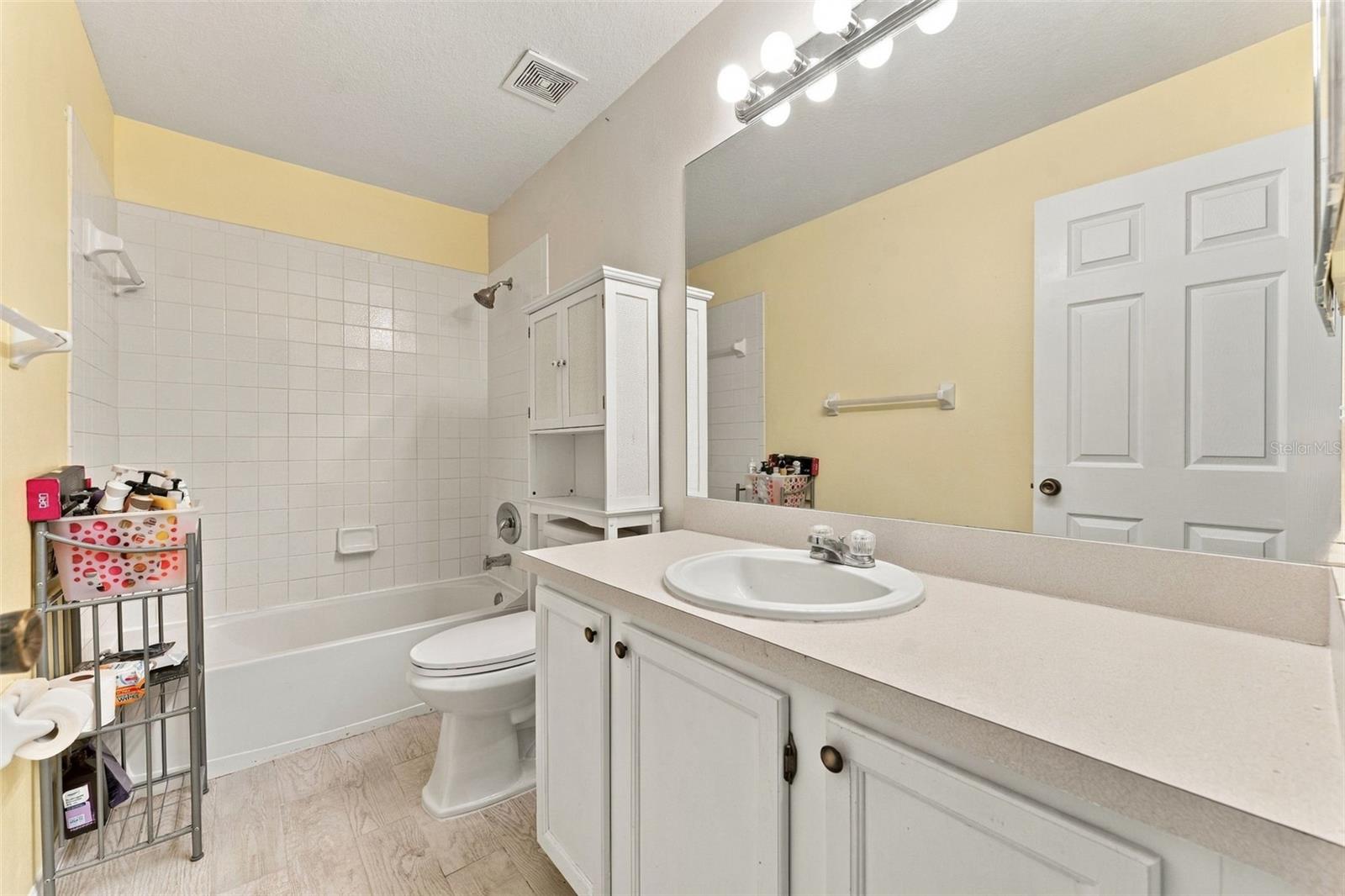 349 KENSINGTON LAKE CIR