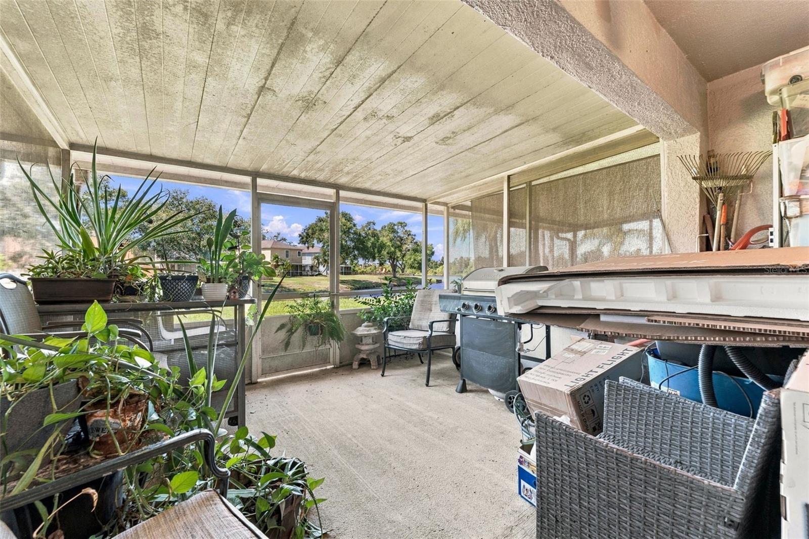 349 KENSINGTON LAKE CIR