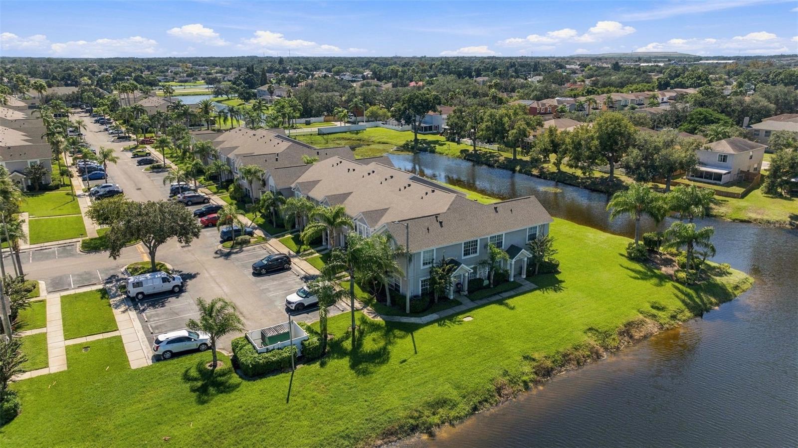 349 KENSINGTON LAKE CIR
