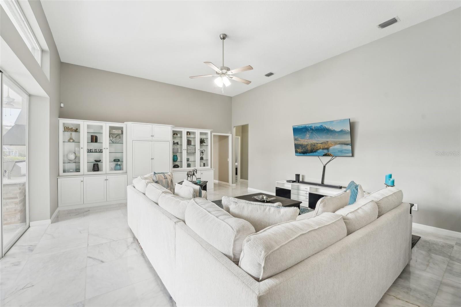 6428 RENWICK CIR