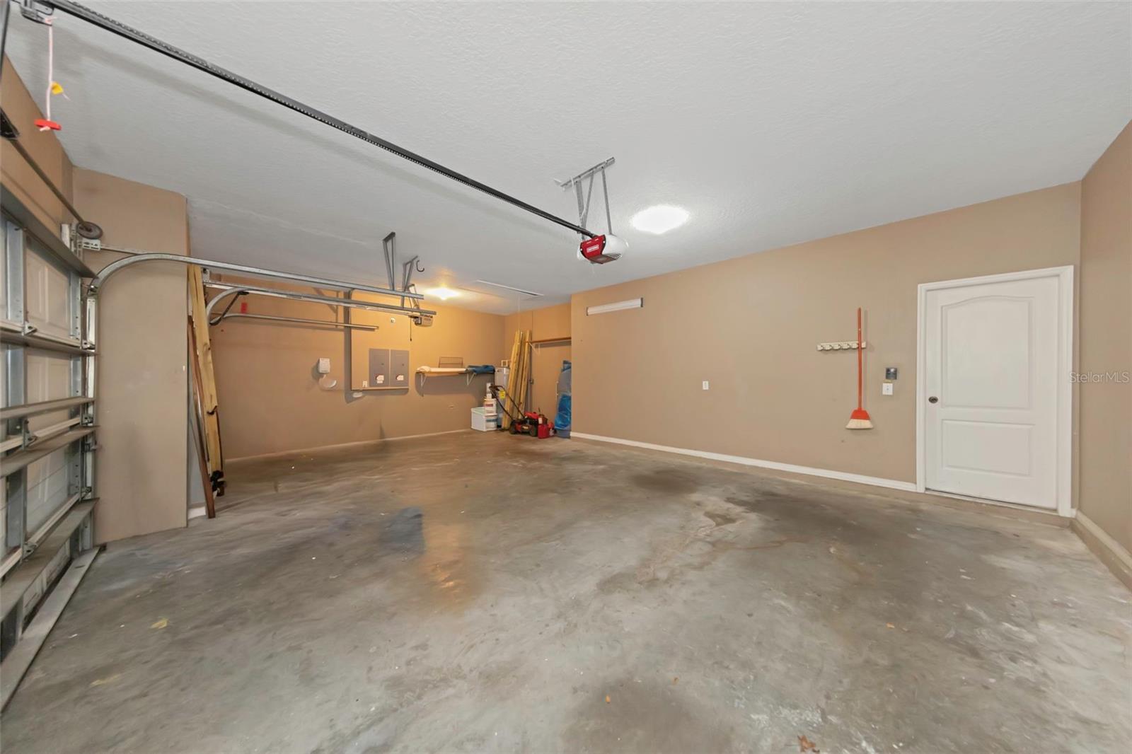 1406 MCCREA DR