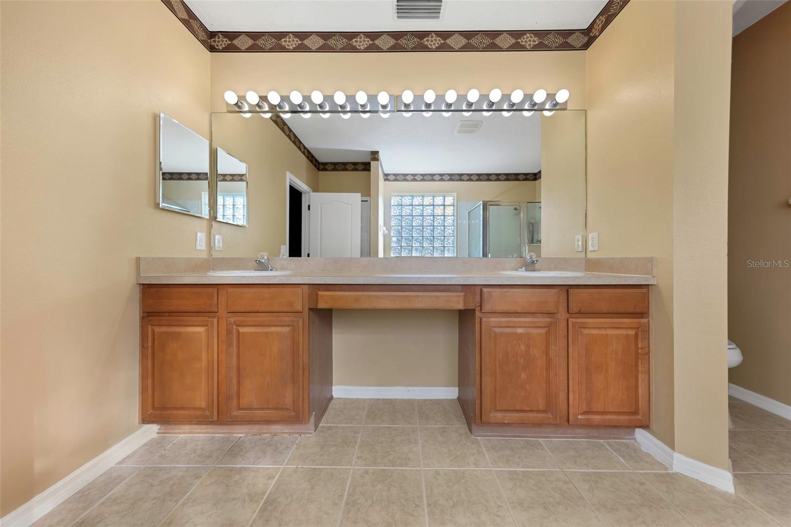 1406 MCCREA DR